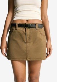 Юбка с накладными карманами Юбка с накладными карманами