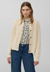 Вязаная кофта Вязаная кофта