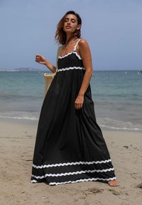 Пляжное платье Пляжное платье