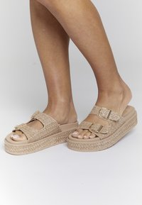 Босоножки Босоножки