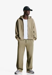 Спортивные штаны Спортивные штаны