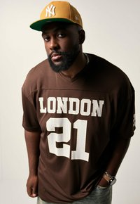 Футболка Футболка