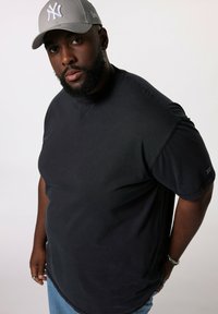 Футболка Футболка