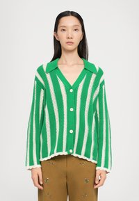 Вязаная кофта Вязаная кофта