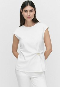 Блузка без рукавов Блузка без рукавов