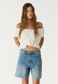 Джинсовые шорты Джинсовые шорты