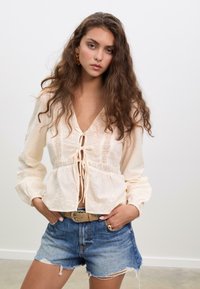 Блузка Блузка