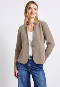 Блейзер Блейзер