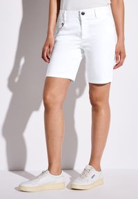 Шорты Шорты