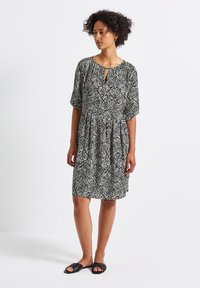 Платье Платье