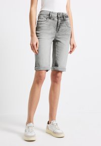 Шорты Шорты