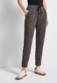 Спортивные штаны Спортивные штаны