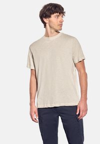 Футболка Футболка