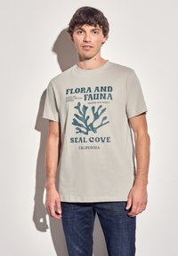 Футболка Футболка