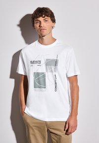 Футболка Футболка