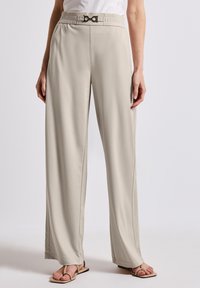 Широкие брюки Широкие брюки