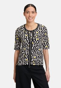 Вязаная кофта Вязаная кофта