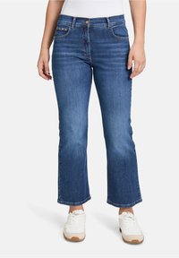 Прямые джинсы Прямые джинсы