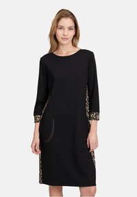 Короткое платье Короткое платье