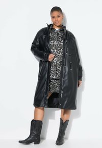 Пальто из искусственной кожи Пальто из искусственной кожи