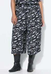 Широкие брюки Широкие брюки