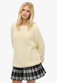 Длинный пуловер Длинный пуловер