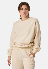 Спортивная толстовка Спортивная толстовка