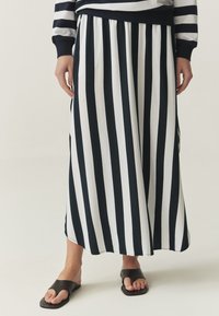 Вязаная юбка Вязаная юбка