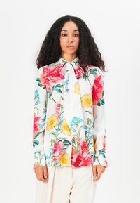 Блузка Блузка