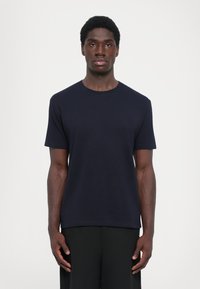 Футболка Футболка