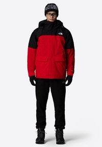 Походные кроссовки Походные кроссовки