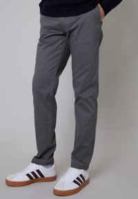 Чиносы Чиносы