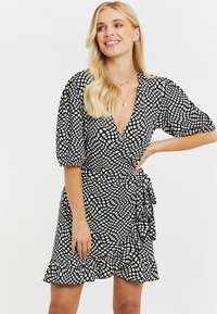 Короткое платье Короткое платье