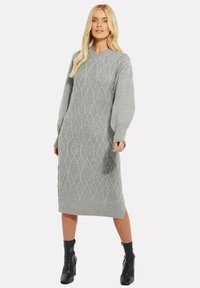 Вязаное платье Вязаное платье