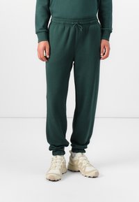 Спортивные штаны Спортивные штаны