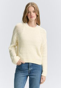 Пуловер Пуловер