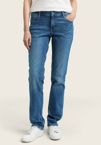 Прямые джинсы Прямые джинсы