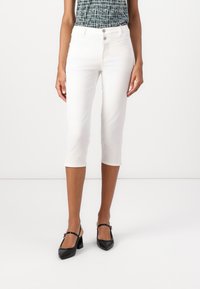 Короткие джинсы Короткие джинсы