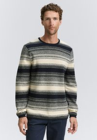 Пуловер Пуловер