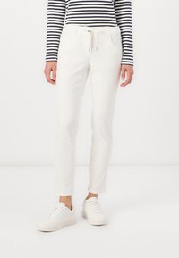 Короткие джинсы Короткие джинсы