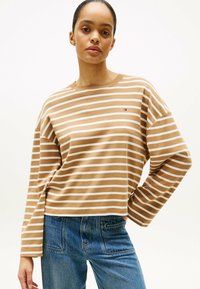 Лонгслив Лонгслив