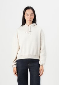 Пуловер с капюшоном Пуловер с капюшоном