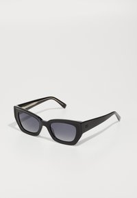 Солнечные очки Солнечные очки