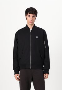 Куртка бомбер Куртка бомбер