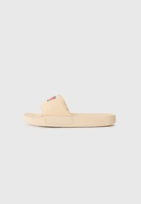 Шлепанцы Шлепанцы