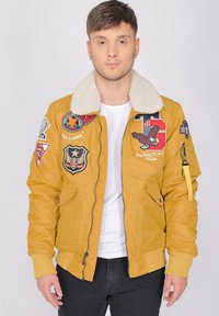 Куртка бомбер Куртка бомбер