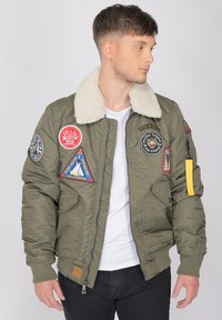 Зимняя куртка Зимняя куртка