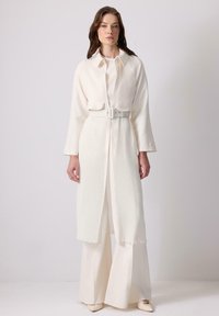 Шерстяное пальто Шерстяное пальто