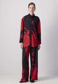 Широкие брюки Широкие брюки