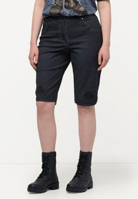 Шорты Шорты